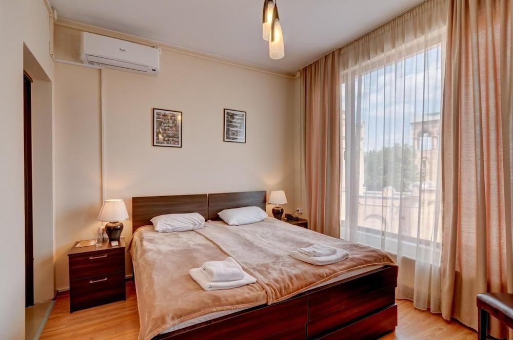 Liva Hotel Tbilisi Buitenkant foto