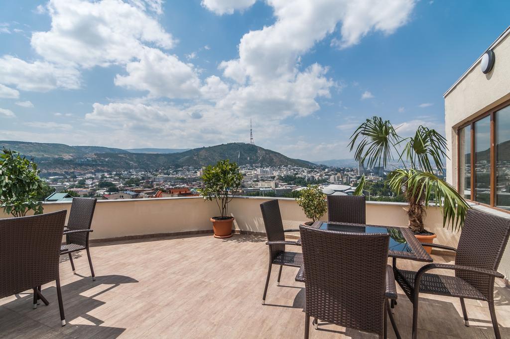 Liva Hotel Tbilisi Buitenkant foto
