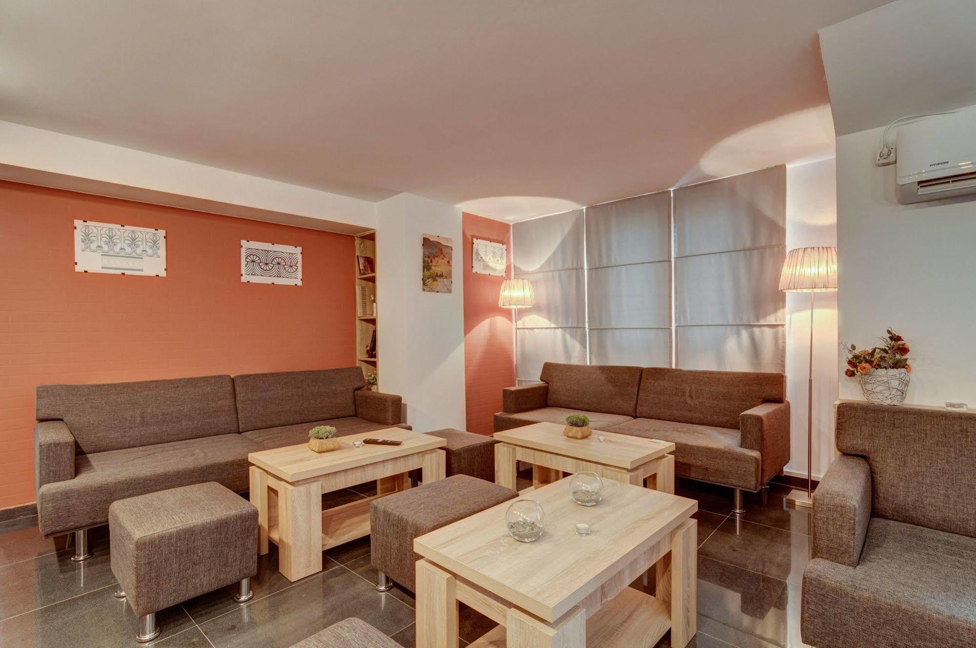 Liva Hotel Tbilisi Buitenkant foto