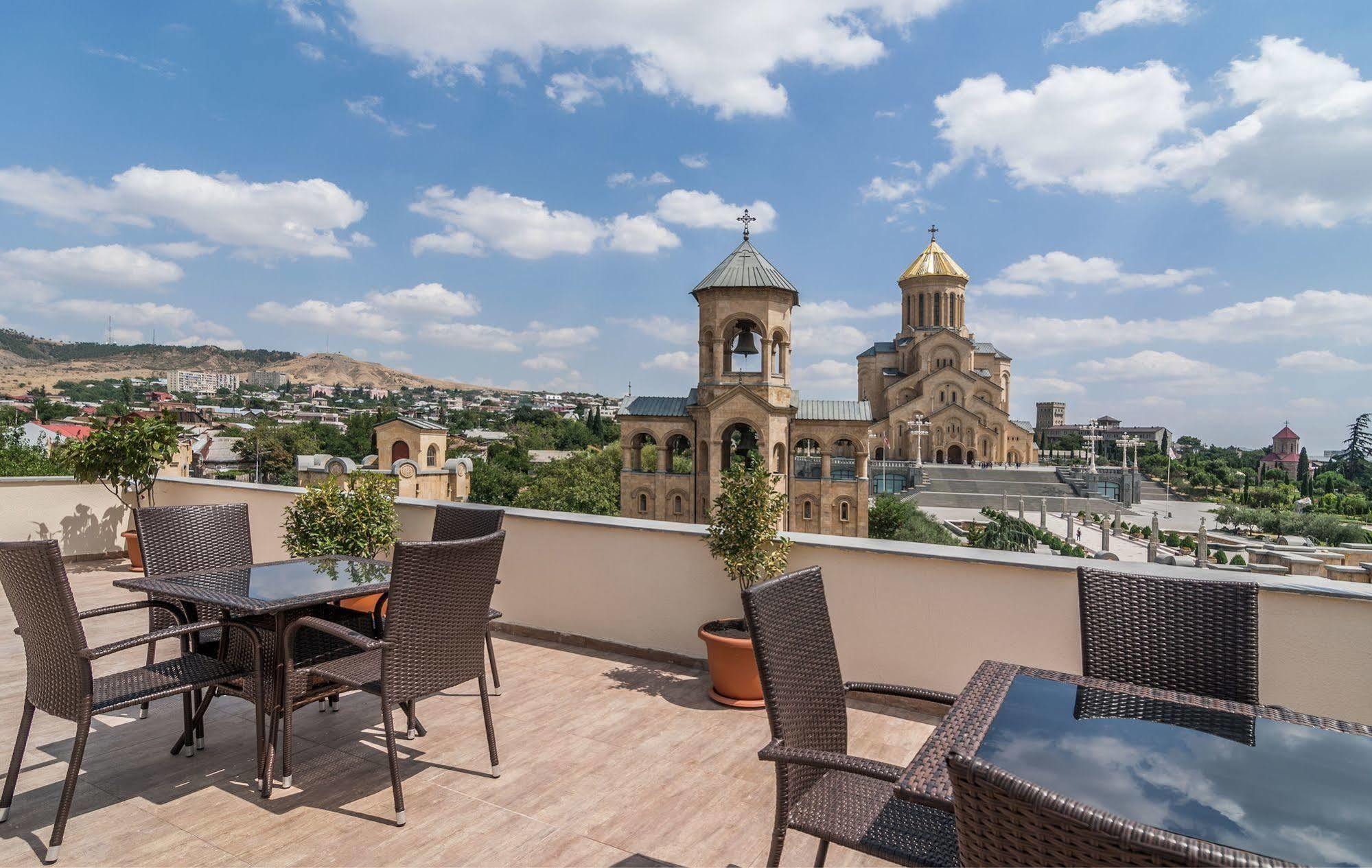 Liva Hotel Tbilisi Buitenkant foto